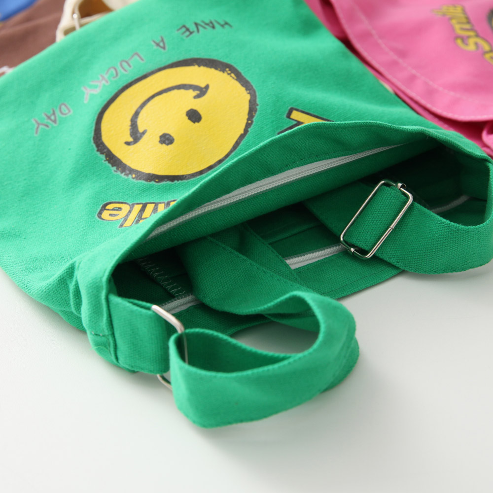 Keeping Smile Cross Bag