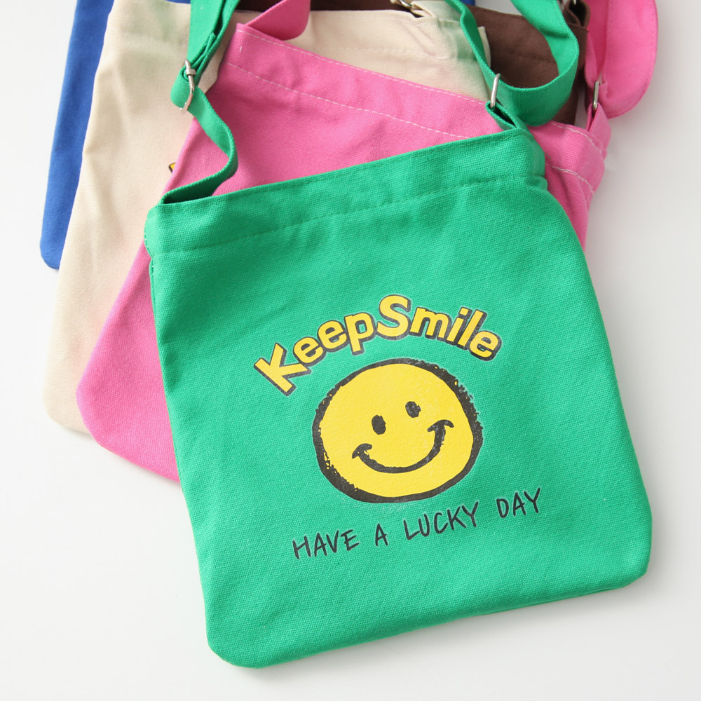Keeping Smile Cross Bag