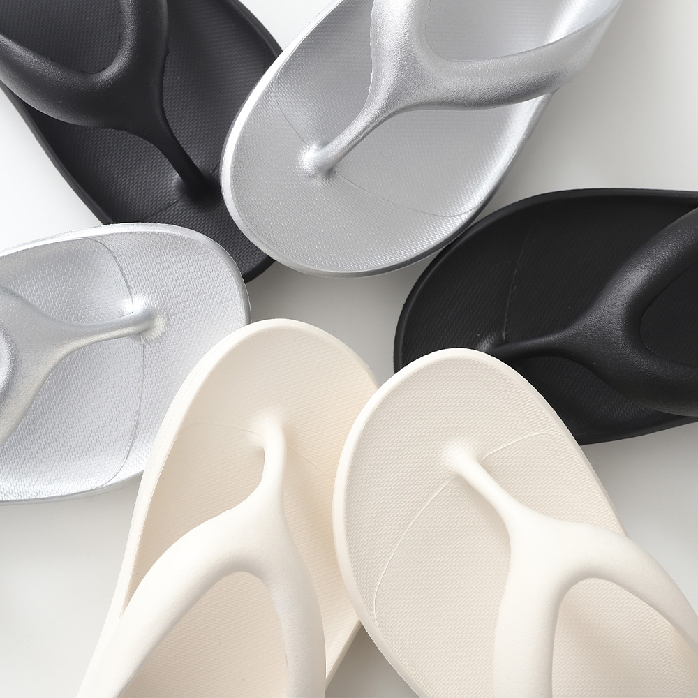 Simple floppy shoes