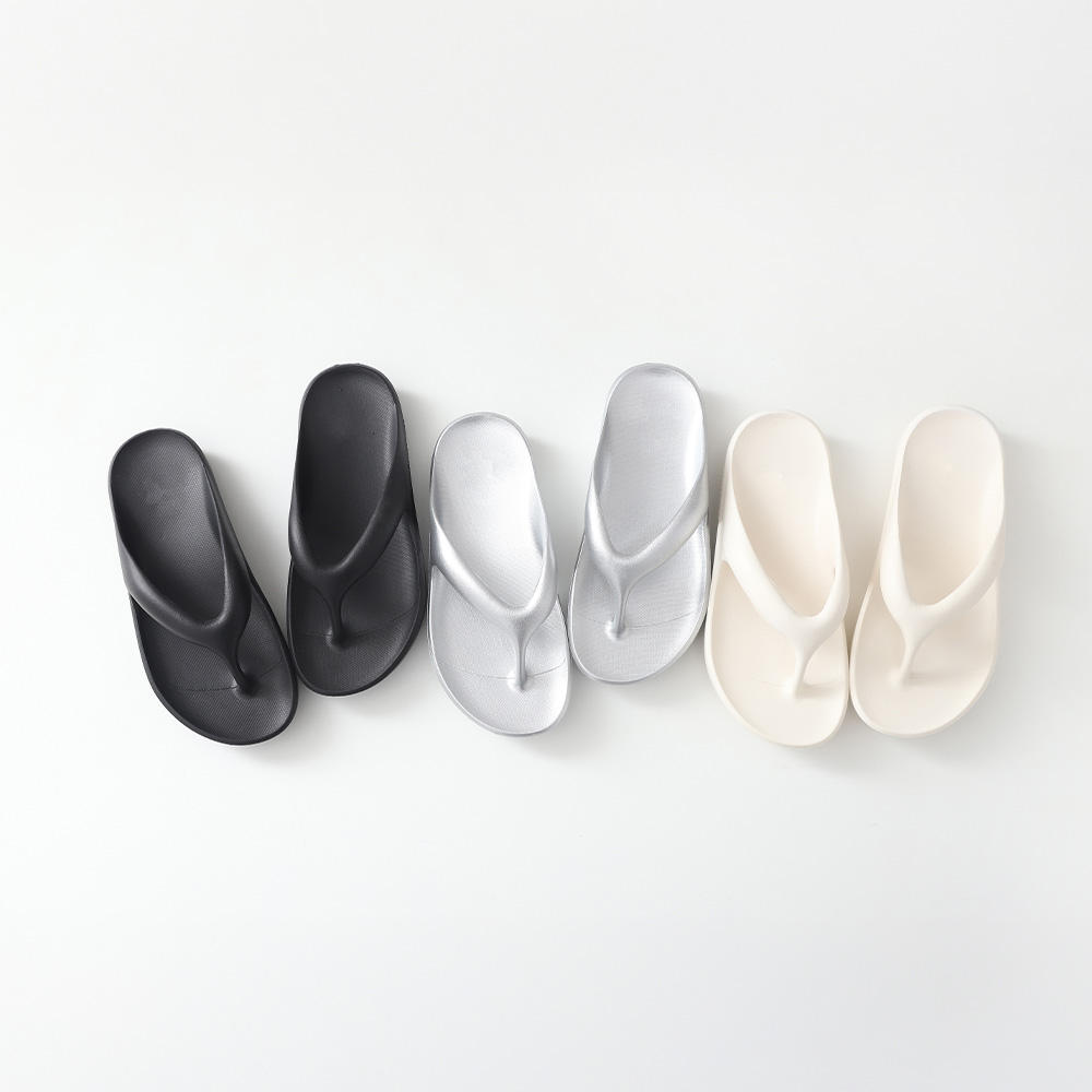 Simple floppy shoes