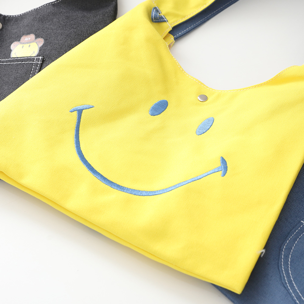 Krangsmile shoulder bag