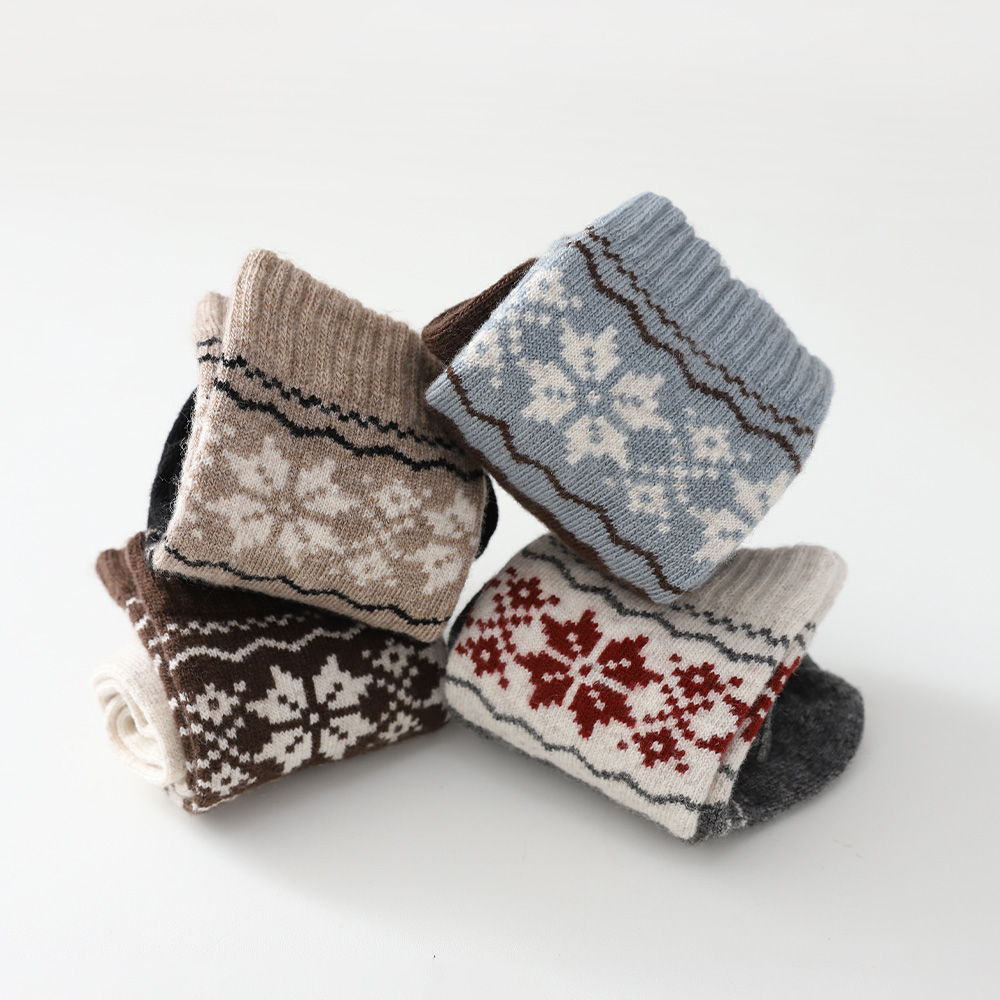 Snowflake Socks 4-piece set