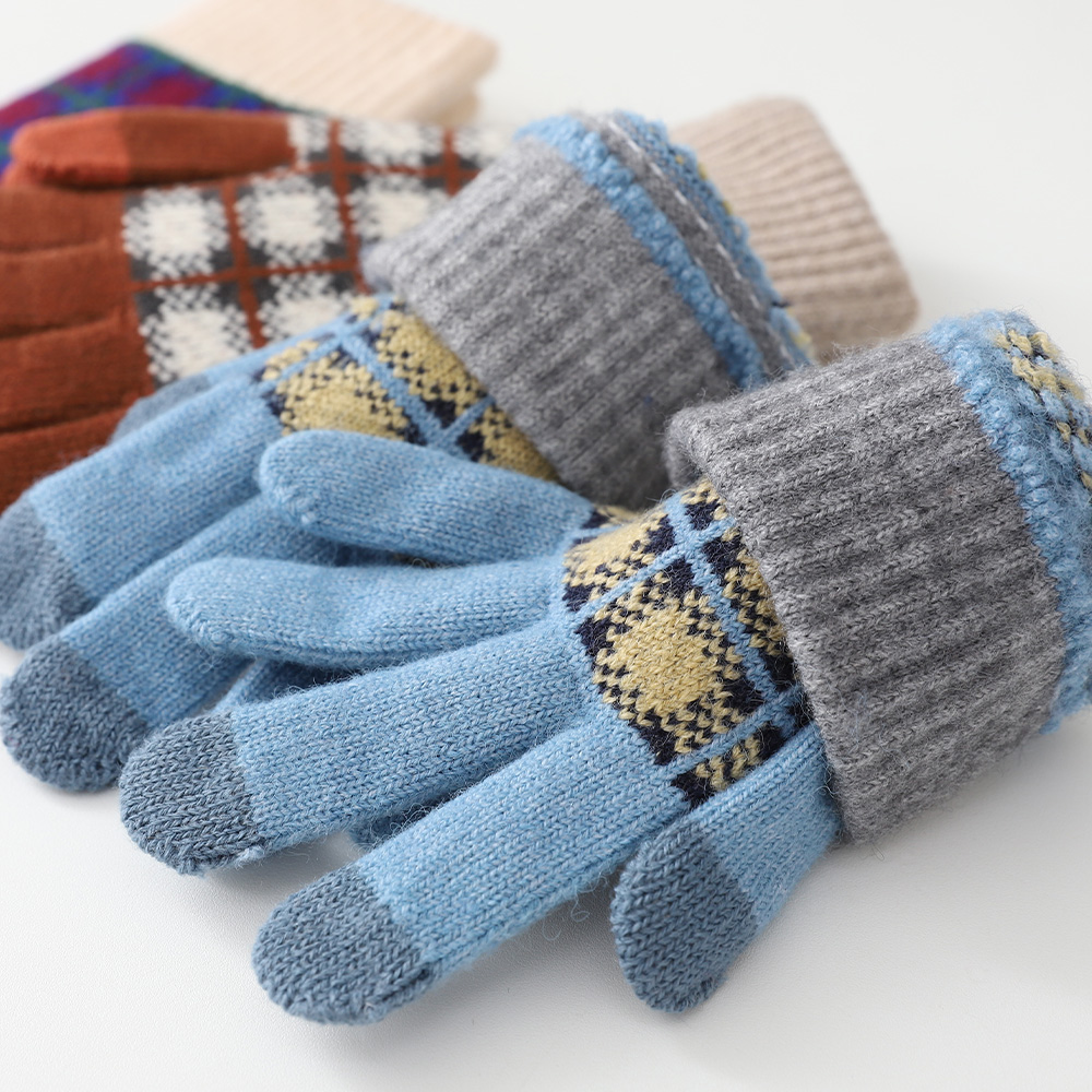 Irene Argyle Check Gloves