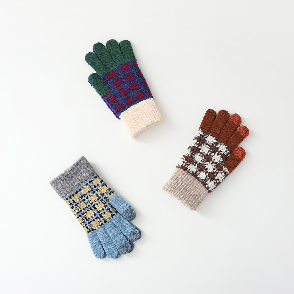 Irene Argyle Check Gloves