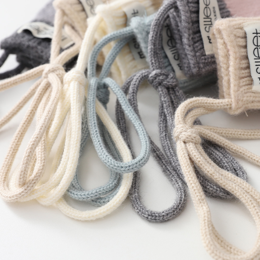 Shooti color-blocking gloves