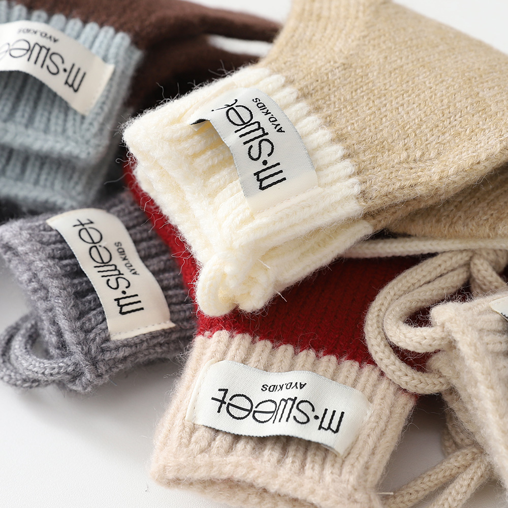 Shooti color-blocking gloves