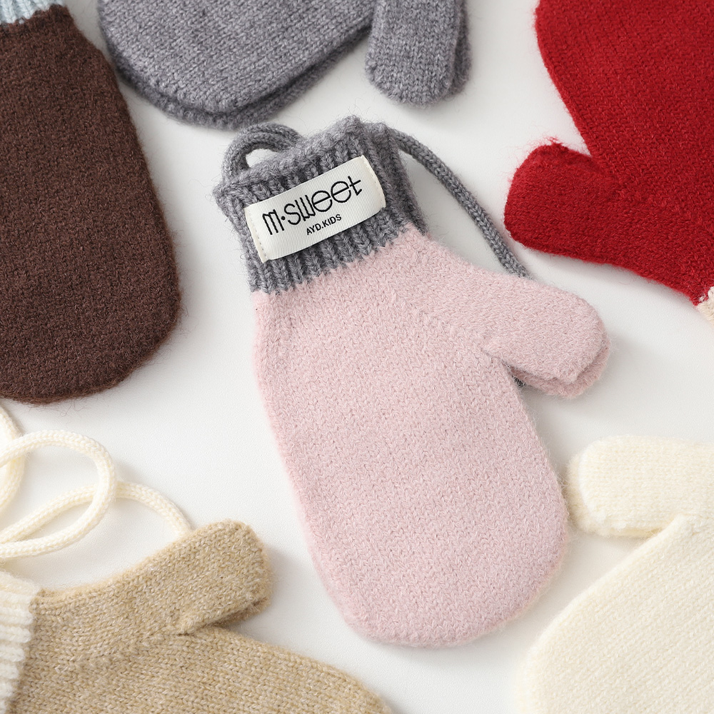 Shooti color-blocking gloves