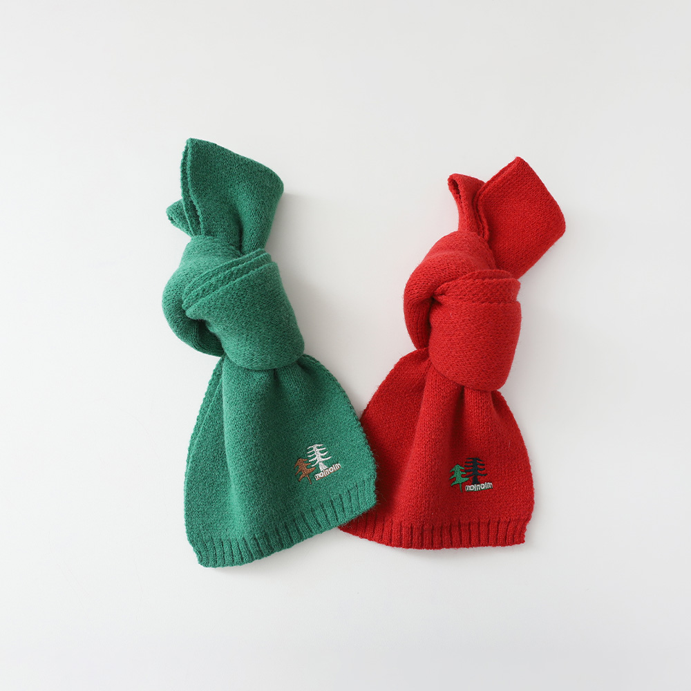 Mini tree embroidery muffler