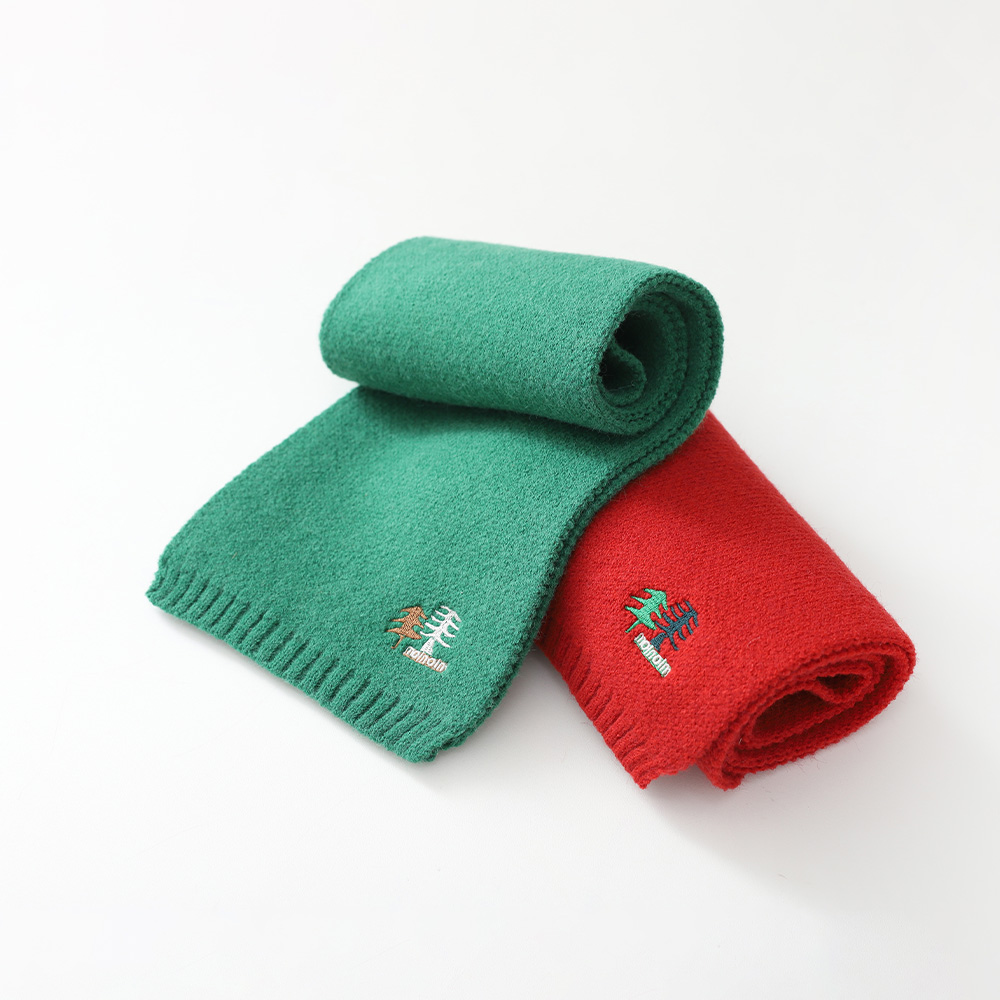 Mini tree embroidery muffler