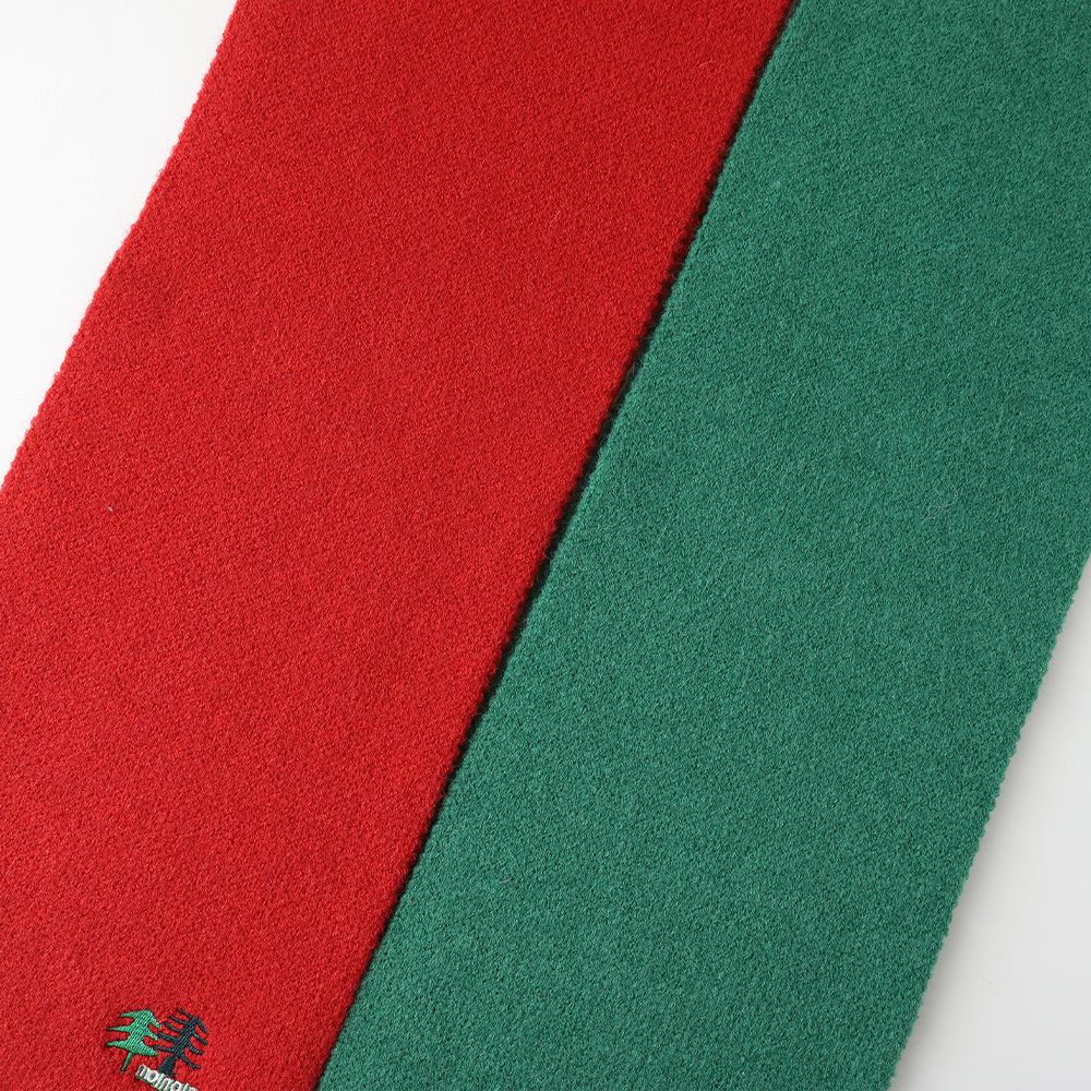 Mini tree embroidery muffler